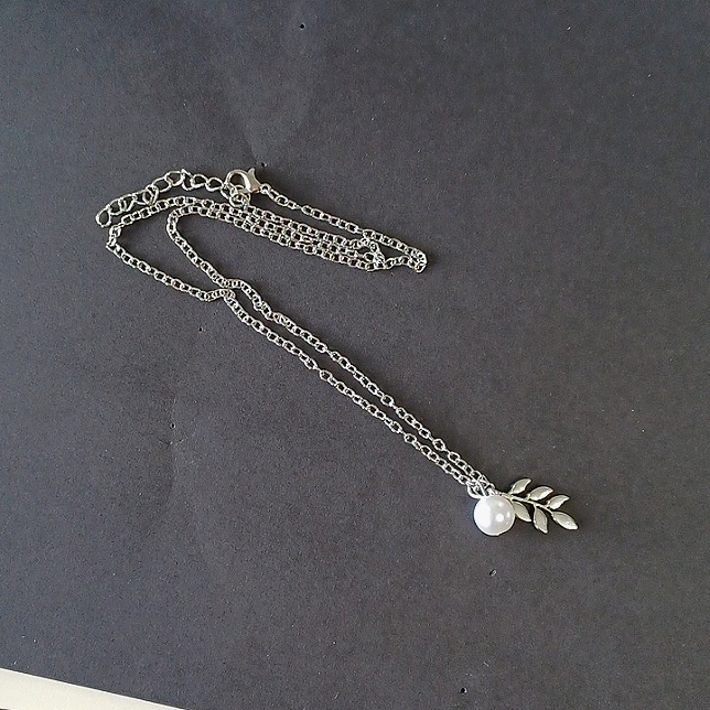 Silver Tone Necklace